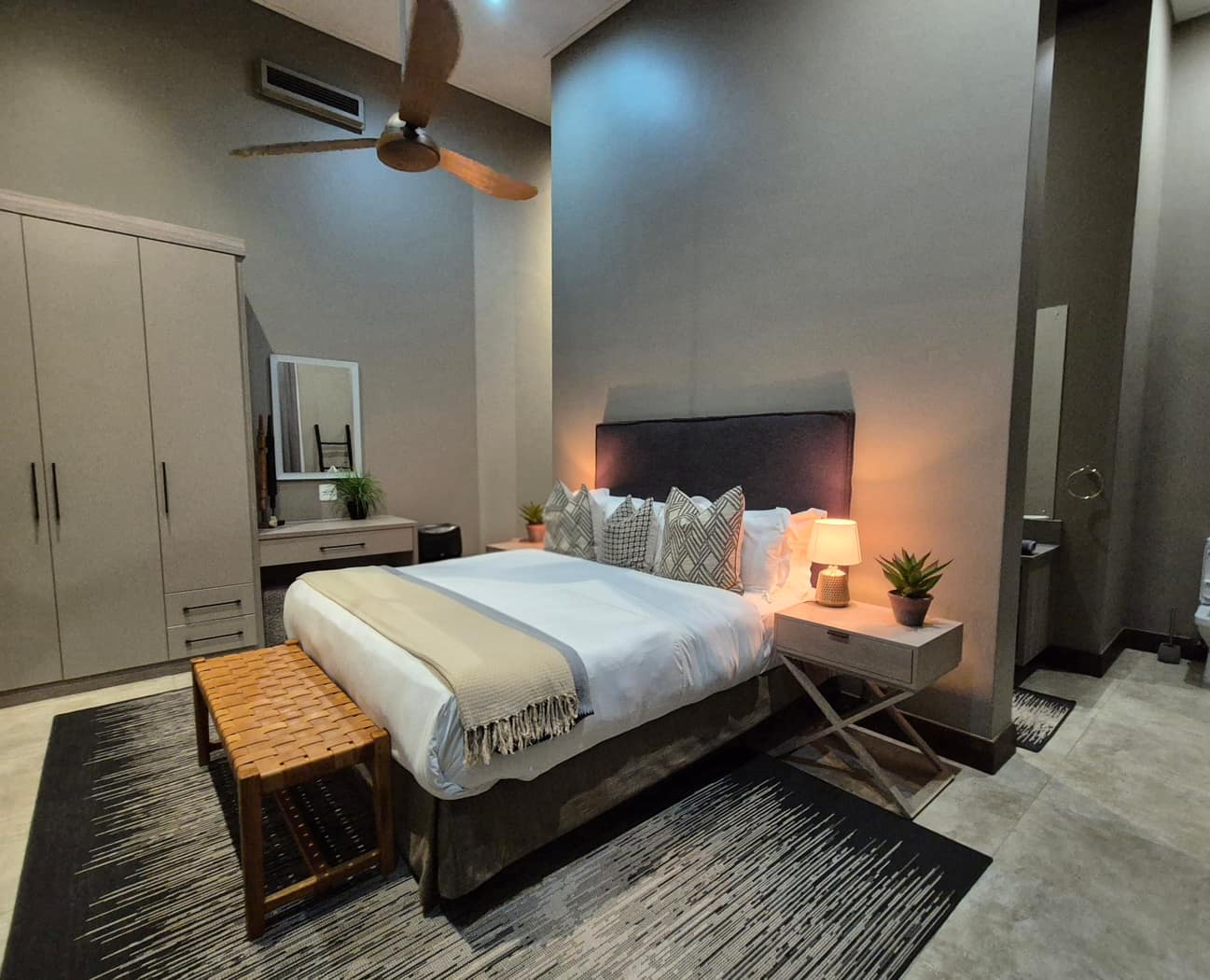 Baobab House Room 3 - evening ambiance